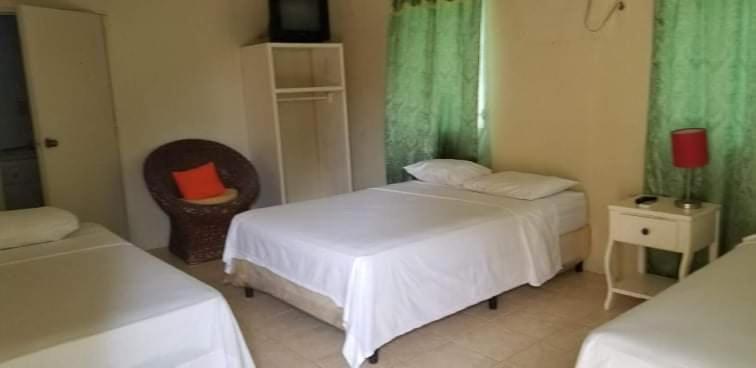Pic-Nic Beach Corn Island Hotel Bagian luar foto