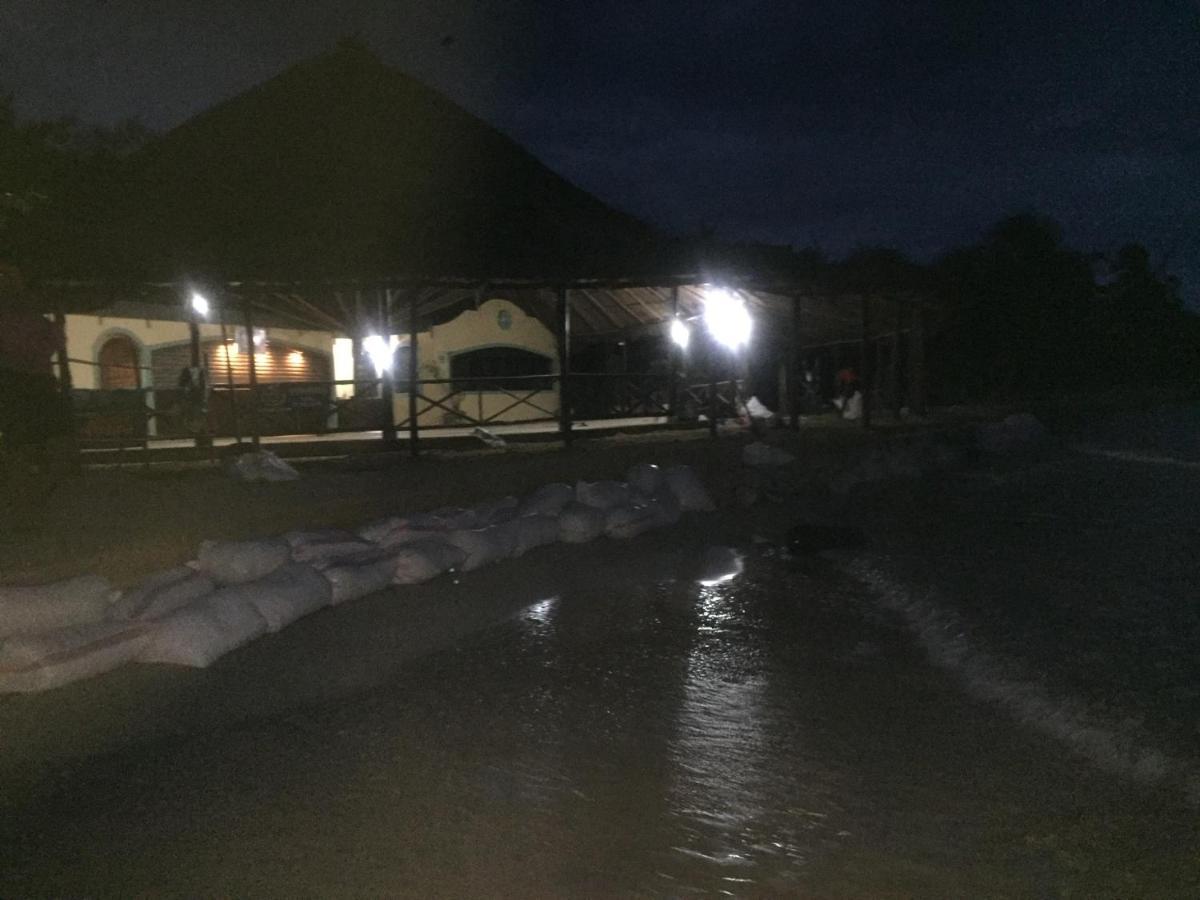 Pic-Nic Beach Corn Island Hotel Bagian luar foto