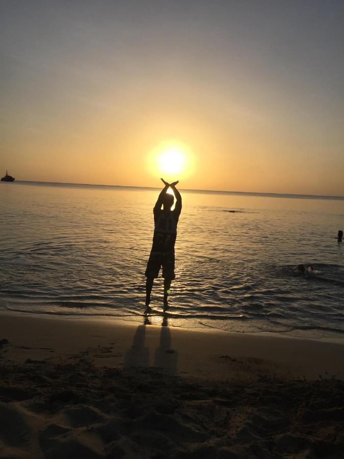 Pic-Nic Beach Corn Island Hotel Bagian luar foto