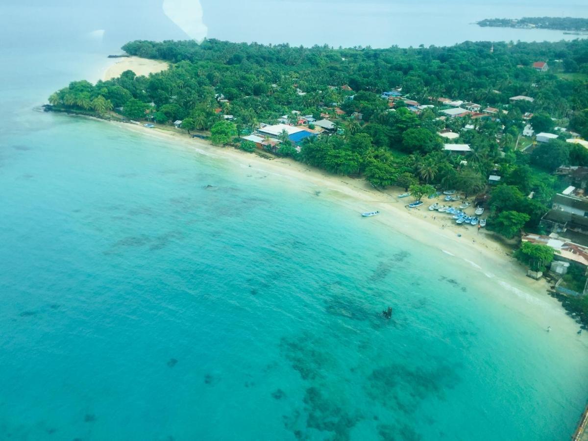 Pic-Nic Beach Corn Island Hotel Bagian luar foto